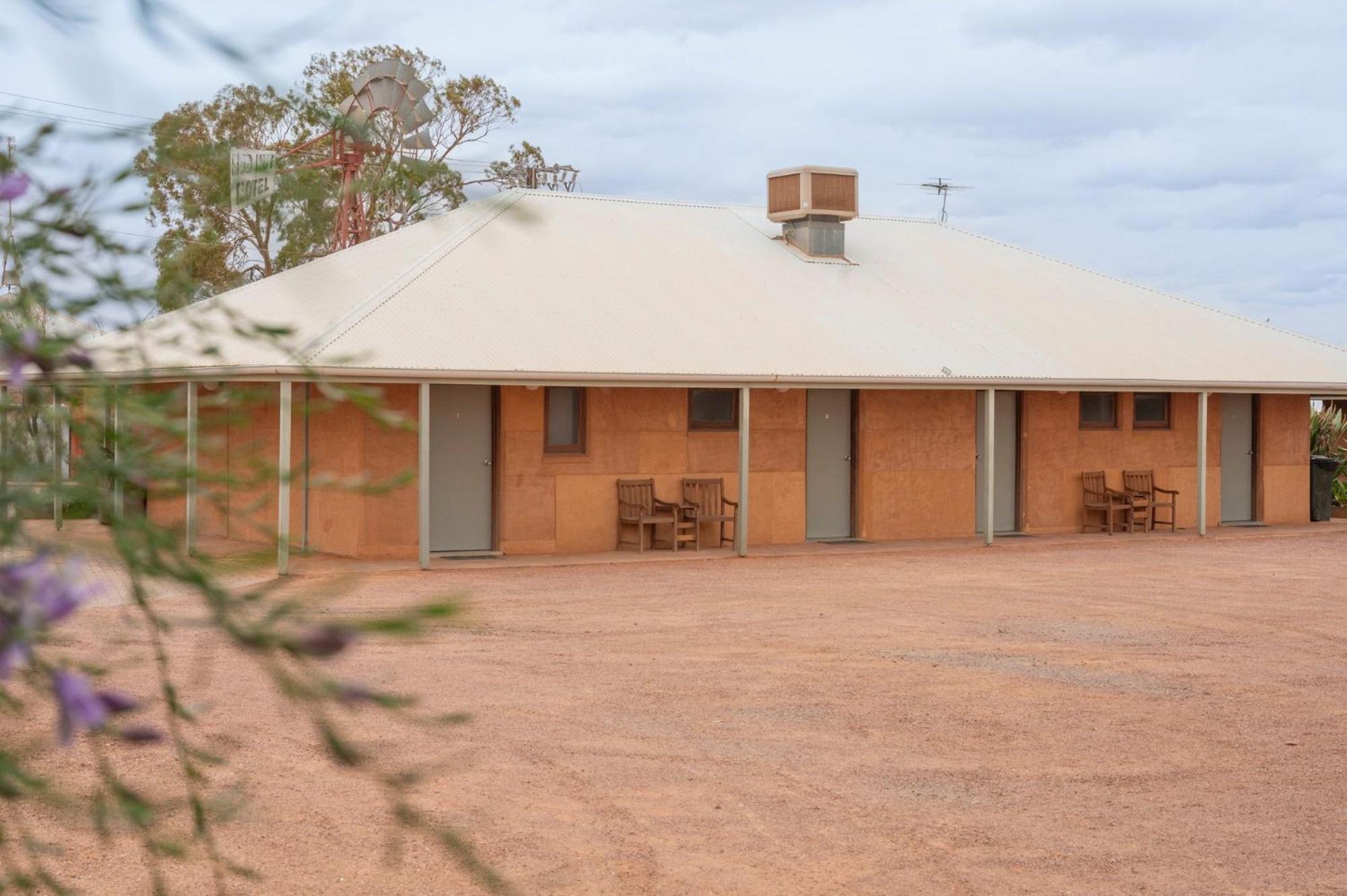 Mud Hut Motel Coober Pedy Exteriör bild